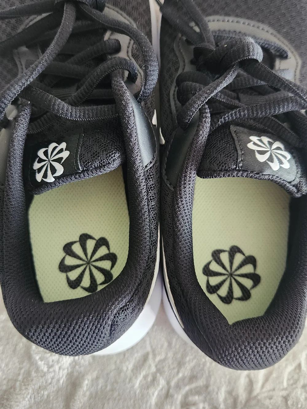 Nike Black and White Women's Athletic Sneakers